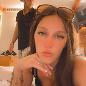 Meet your Posher, Maela